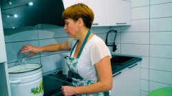 название картинки Салат из зелёных помидоров с болгарским перцем на зиму