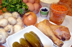 Салат Изабелла с курицей и корейской морковкой