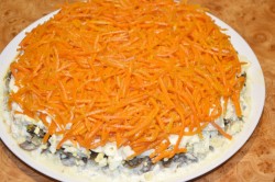 Салат Изабелла с курицей и корейской морковкой