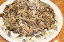 Салат Изабелла с курицей и корейской морковкой