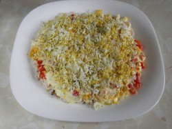 название картинки Салат Изумрудная россыпь с киви и курицей