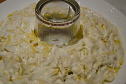 Салат Изумрудный браслет с курицей сыром и киви