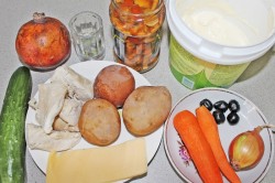 Салат Жар-птица опятами и курицей