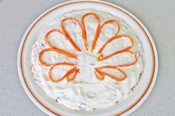 Салат Жар-птица опятами и курицей