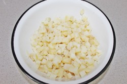 Салат Жар-птица опятами и курицей