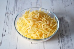 Салат Желтый одуванчик с кукурузой