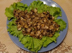 Салат Каллы с курицей и ананасами