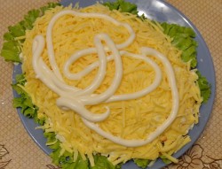 Салат Каллы с курицей и ананасами