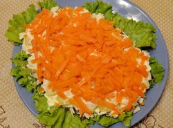 Салат Каллы с курицей и ананасами