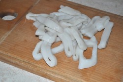 название картинки Салат: кальмар, огурец соленый