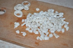 название картинки Салат: кальмар, огурец соленый