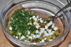 название картинки Салат: кальмар, огурец соленый