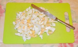 Салат с кальмарами, курицей