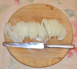 Салат с кальмарами, курицей