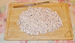 Салат с кальмарами, курицей