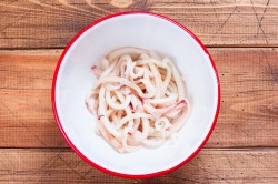 название картинки Салат кальмары помидоры