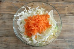 название картинки Салат Капуста с морковью и маслом