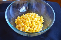 название картинки Салат Карусель с корейской морковью и сухариками