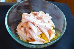 название картинки Салат Карусель с корейской морковью и сухариками