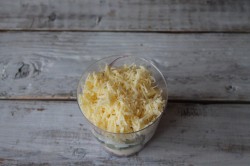 Салат коктейль с ветчиной и сыром