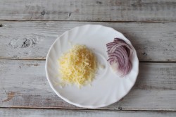 Салат коктейль с ветчиной и сыром