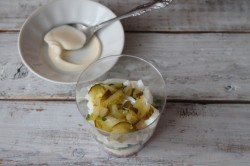 Салат коктейль с ветчиной и сыром