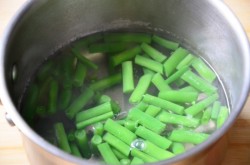 Салат Колизей с болгарским перцем и фасолью