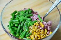 Салат Колизей с болгарским перцем и фасолью