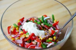 Салат Колизей с болгарским перцем и фасолью