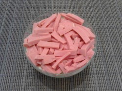 Салат: фасоль, сухарики, колбаса - шаг 11 Салат: фасоль, сухарики, колбаса - шаг 11