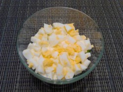 Салат: фасоль, сухарики, колбаса - шаг 9 Салат: фасоль, сухарики, колбаса - шаг 9