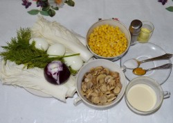 Салат с консервированными шампиньонами и кукурузой