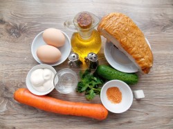 название картинки Салат с копченой курицей и корейской морковью
