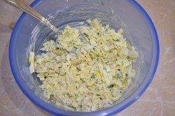 название картинки Салат с копченой курицей и ананасами