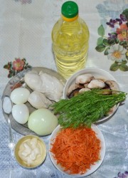 Салат: корейская морковка, курица, грибы