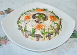 Салат: корейская морковка, курица, грибы