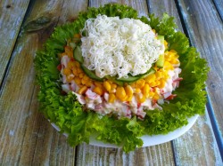Салат крабовые палочки кукуруза огурец