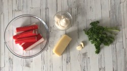 название картинки Салат крабовые палочки сыр чеснок