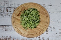 Салат с крабовыми палочками и огурцом классический