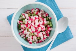 название картинки Крабовый салат с рисом и кукурузой классический