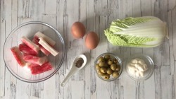 Крабовый салат с китайской капустой - шаг 1 Крабовый салат с китайской капустой - шаг 1