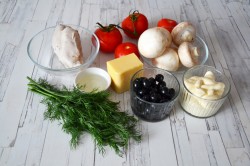 название картинки Салат Красные маки с курицей