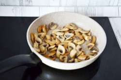 название картинки Салат Красные маки с курицей