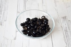 название картинки Салат Красные маки с курицей