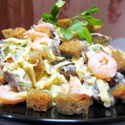 Салат Креветки грибы сыр