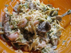 Салат Креветки грибы сыр