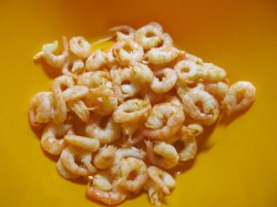 Салат Креветки грибы сыр