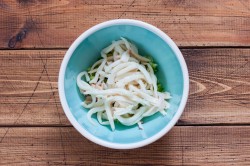 название картинки Салат креветки кальмары крабовые палочки