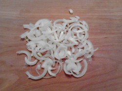 Салат Купеческий с куриными грудками и зеленым горошком