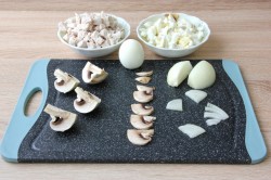 название картинки Салат курица ананас грибы сыр